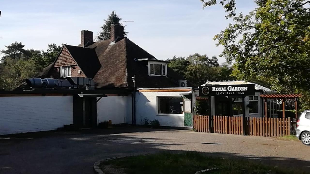 Many Worlds Meet - Eurostar, Wimbledon 30 Mins, Central London, Gatwick 15 Mins - Spacious, Sleeps Up To 16 Plus Cot - Free Wifi, Parking - Next To Lloyd Park, Great For Families, Walkers, Relocators - Ideal For Contractors London Borough of London Borough of Croydon Exterior foto
