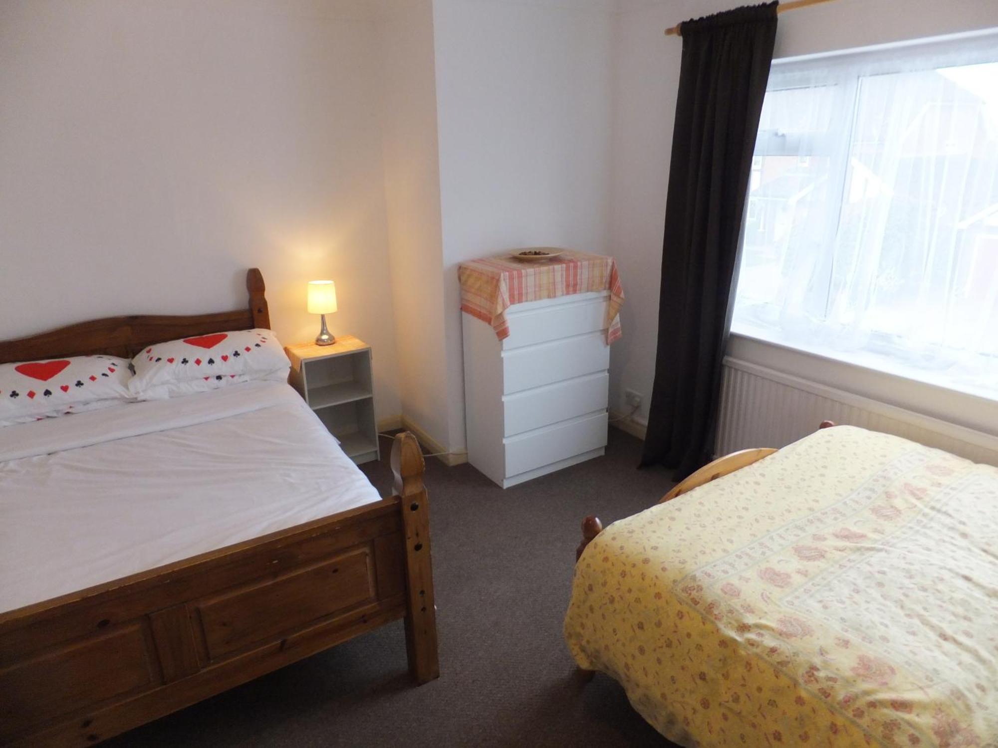 Many Worlds Meet - Eurostar, Wimbledon 30 Mins, Central London, Gatwick 15 Mins - Spacious, Sleeps Up To 16 Plus Cot - Free Wifi, Parking - Next To Lloyd Park, Great For Families, Walkers, Relocators - Ideal For Contractors London Borough of London Borough of Croydon Exterior foto