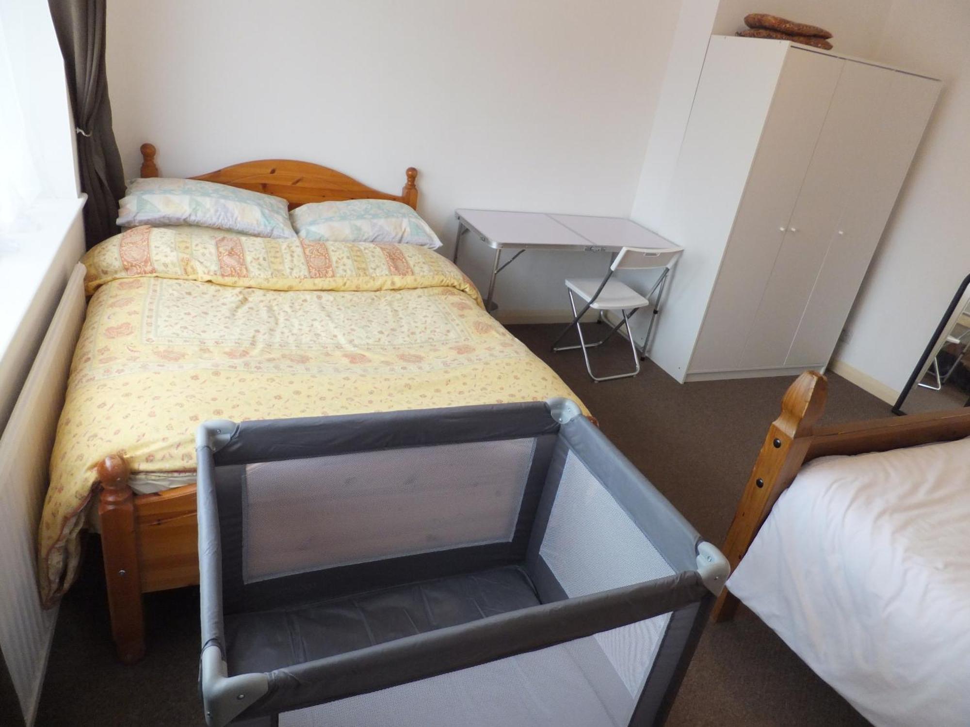 Many Worlds Meet - Eurostar, Wimbledon 30 Mins, Central London, Gatwick 15 Mins - Spacious, Sleeps Up To 16 Plus Cot - Free Wifi, Parking - Next To Lloyd Park, Great For Families, Walkers, Relocators - Ideal For Contractors London Borough of London Borough of Croydon Exterior foto