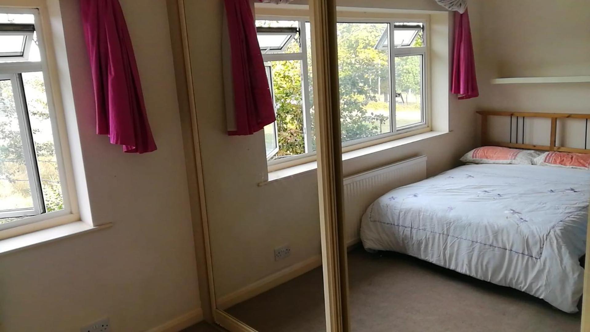 Many Worlds Meet - Eurostar, Wimbledon 30 Mins, Central London, Gatwick 15 Mins - Spacious, Sleeps Up To 16 Plus Cot - Free Wifi, Parking - Next To Lloyd Park, Great For Families, Walkers, Relocators - Ideal For Contractors London Borough of London Borough of Croydon Zimmer foto